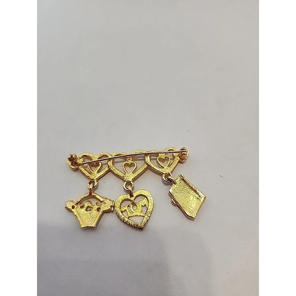 Mother Pin With Charms‎